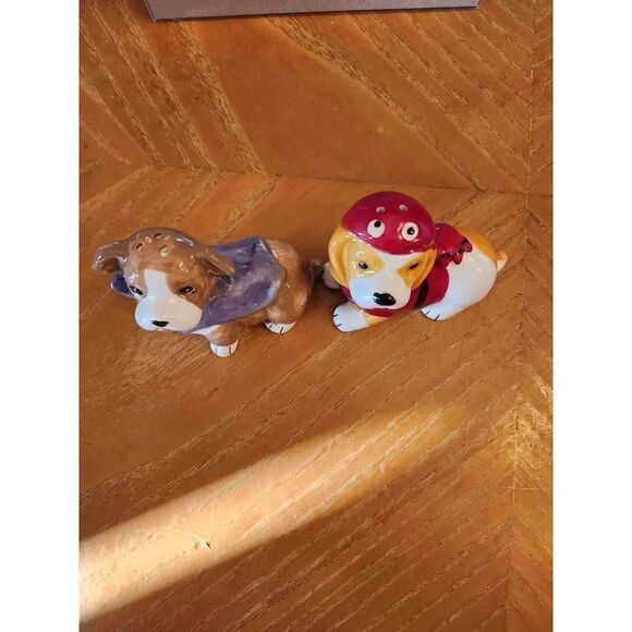 New Dogs salt and pepper ceramic shakers - Picture 2 of 3